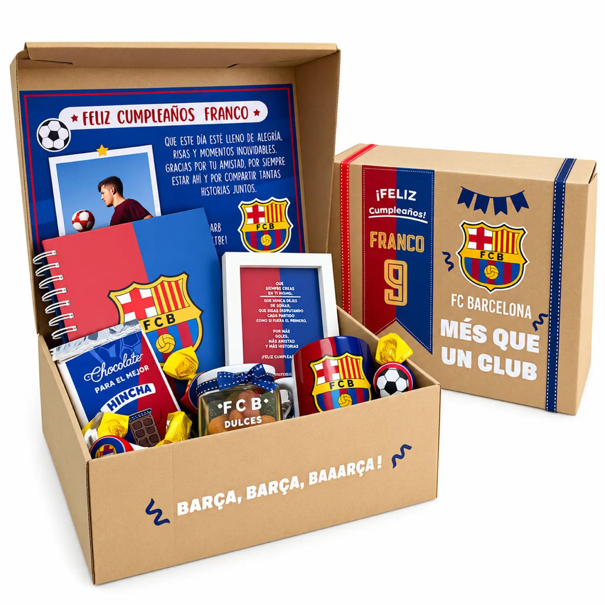 Pack de regalo en caja de cartón con tazas, dulces, portaretratos, blocks y chocolates. Regalo personalizado de temática FC Barcelona