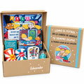Pack de regalo en caja de cartón con tazas, dulces, portaretratos, blocks y chocolates. Regalo personalizado de temática hey arnold