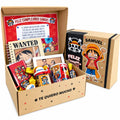 Pack de regalo en caja de cartón con tazas, dulces, portaretratos, blocks y chocolates. Regalo personalizado de temática One Piece