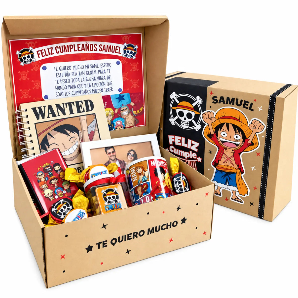 Pack de regalo en caja de cartón con tazas, dulces, portaretratos, blocks y chocolates. Regalo personalizado de temática One Piece